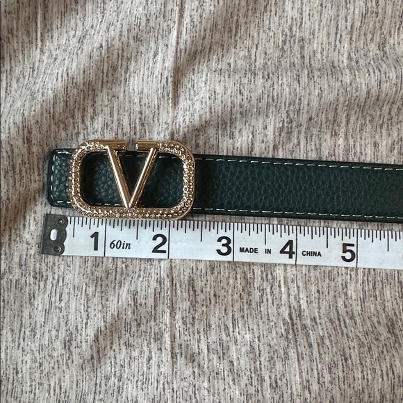 New Fashion Inspired Item Reversible Belt
#57 - Picture 6 of 7